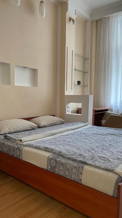 Babylon Apartments On Petliury Street Rivne Bagian luar foto