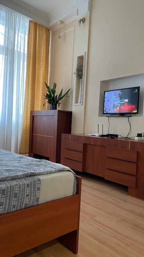 Babylon Apartments On Petliury Street Rivne Bagian luar foto