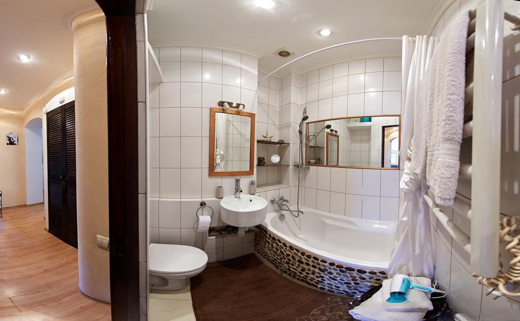 Babylon Apartments On Petliury Street Rivne Bagian luar foto